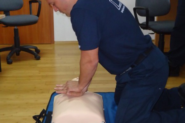Državne intervencijske postrojbe Državne uprave za zaštitu i spašavanje osposobljene za rad s automatskim vanjskim defibrilatorom