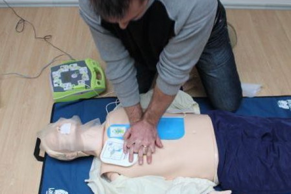 Pokreni srce-spasi život: MUP-ovci osposobljeni za rad s automatskim vanjskim defibrilatorom