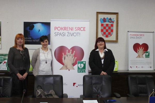 „Pokreni srce-spasi život“: Ministarstvo pomorstva, prometa i infrastrukture dobilo 52 automatska vanjska defibrilatora