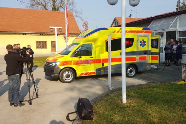 Zavod za hitnu medicinu Karlovačke županije dobio modularno vozilo