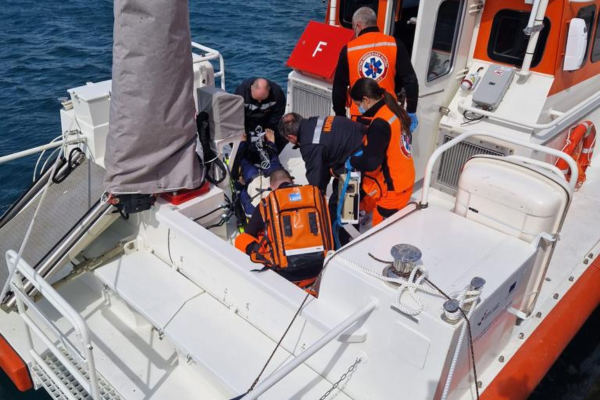 Brodica hitne pomorske medicinske službe u Dubrovniku spremna za početak rada