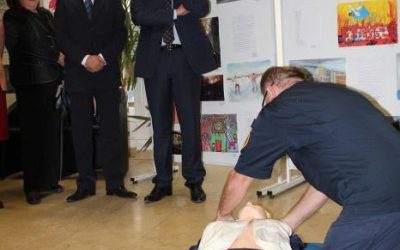 „POKRENI SRCE-SPASI ŽIVOT“ – AUTOMATSKI VANJSKI DEFIBRILATORI DODIJELJENI DRŽAVNOJ UPRAVI ZA ZAŠTITU I SPAŠAVANJE I VATROGASCIMA NA JADRANSKIM OTOCIMA