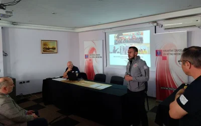 TEČAJ “CRO-MRMI” U SLAVONSKOM BRODU PRUŽA ODGOVOR NA IZAZOVE VELIKIH NESREĆATEČAJ “CRO-MRMI” U SLAVONSKOM BRODU PRUŽA ODGOVOR NA IZAZOVE VELIKIH NESREĆA