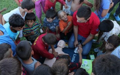 Predstavnici Hrvatskog zavoda za hitnu medicinu upoznali Rome s djelatnošću hitne medicine