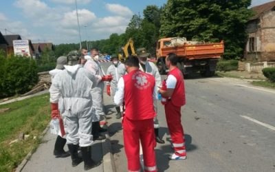 Djelatnici HMS-a pomažu i u javnozdravstvenom prosvjećivanju na poplavljenim područjima