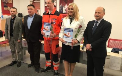 Udruga hrvatskih pacijenata dodijelila zahvalnice za najliječnicu i najtehničara hitnjacima